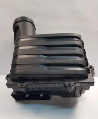 Volkswagen PASSAT B8 Air filter box cover 5Q0129607AQ