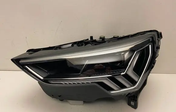 Audi Q3 F3 Headlight/headlamp 83A941773 83A941033 1090025