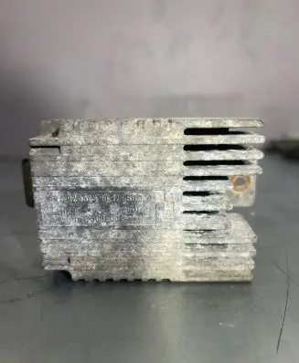 Mercedes-Benz E W210 Coolant fan relay A0275458032 E5001004 2ES6300