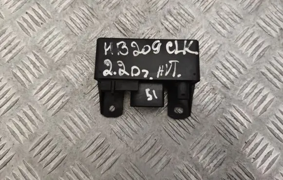 Mercedes-Benz CLK A209 C209 Glow plug pre-heat relay A0005453516
