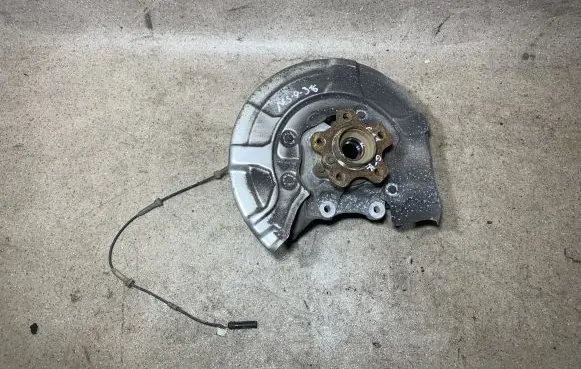 BMW 7 G11 G12 Rear wheel hub 62165410