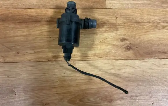 BMW 5 E60 E61 Electric auxiliary coolant/water pump 70207802