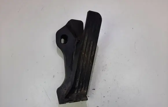 Volkswagen Tiguan Accelerator throttle pedal 1K1723503R