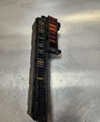 BMW 5 E60 E61 Fuse module 695733001