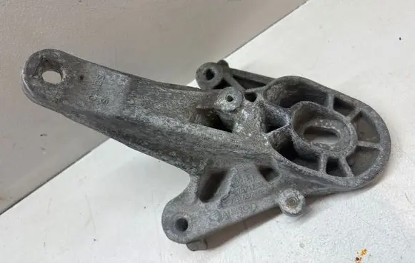 Mini One - Cooper Coupe R56 Engine mounting bracket 67871110