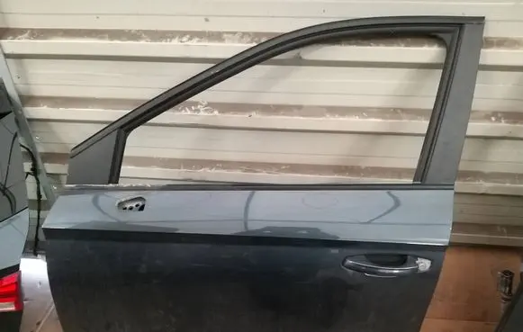 Seat Arona Front door 6F9