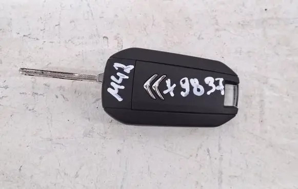 Citroen C5 Ignition key/card 9809821077