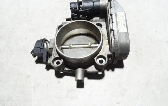 Mercedes-Benz E W210 Throttle valve 0205003046 1121410025