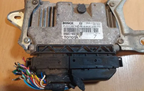 Toyota Yaris Engine control unit/module ECU 0261208936 89661-0D270 039612559