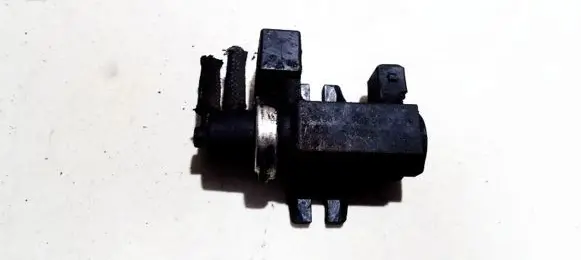 BMW 5 E39 Turbo solenoid valve 72279600 2247906