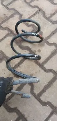 Nissan King Cab, Navara Front coil spring