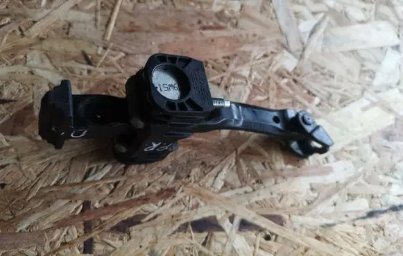 Volvo S80 Front door check strap stopper 31217753