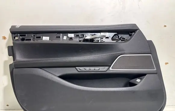 BMW 7 G11 G12 Front door card panel trim LZ6M9L000 GV28201