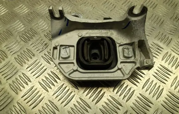 Nissan Juke II F16 Engine mount bracket 112531060R