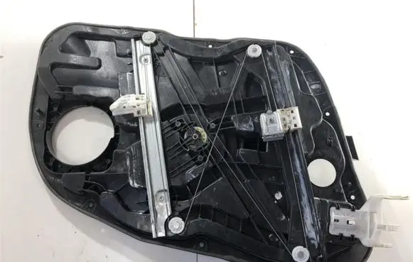 Hyundai i40 Front window lifting mechanism without motor 813203Z010