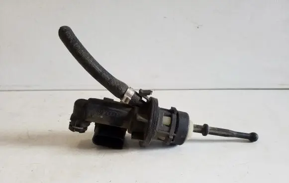 Volkswagen PASSAT B6 Clutch master cylinder 3C0721388A 3C0927810A
