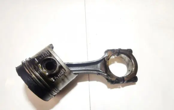 Nissan Almera Piston with connecting rod 57J1