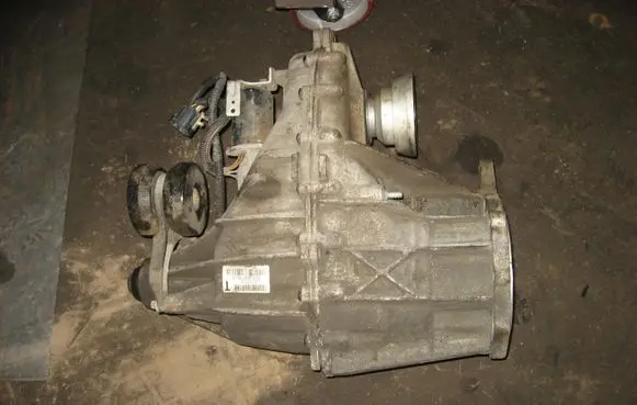 Lincoln Navigator Gearbox transfer box case JL147A195CA