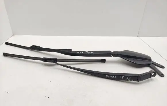 Lexus RX 450H Front wiper blade arm