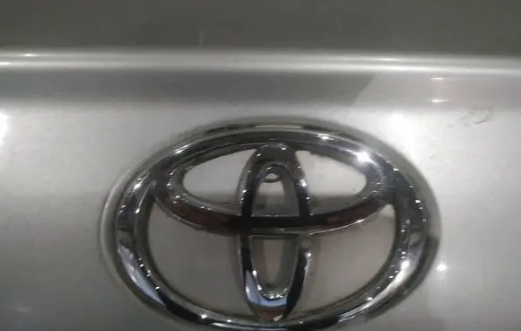 Toyota Avensis T250 Manufacturer badge logo/emblem