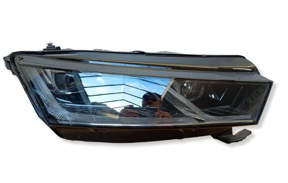 Skoda Octavia Mk4 Headlight/headlamp 5E4941016A