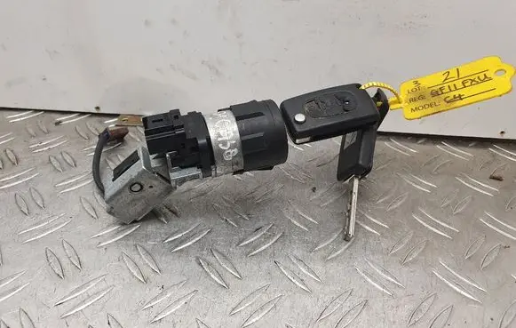 Citroen C4 I Picasso Ignition lock 36410602
