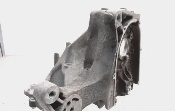 Opel Insignia A Fuel pump bracket 55574721