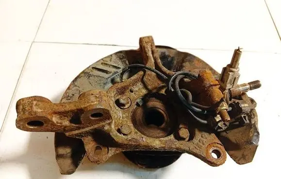 Subaru Outback Front wheel hub 