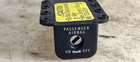 Mitsubishi Lancer VIII Passenger airbag on/off switch 8610A054