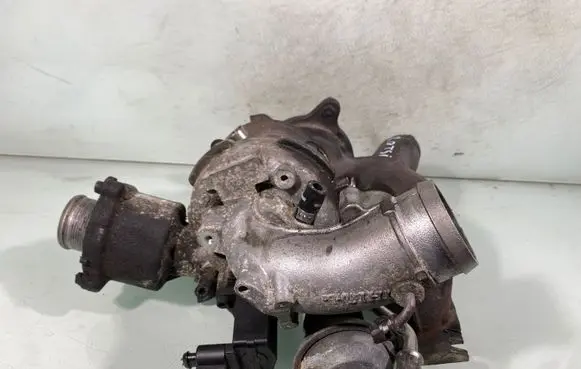 Audi A5 8T 8F Turbo 06H145702Q 090515020761995