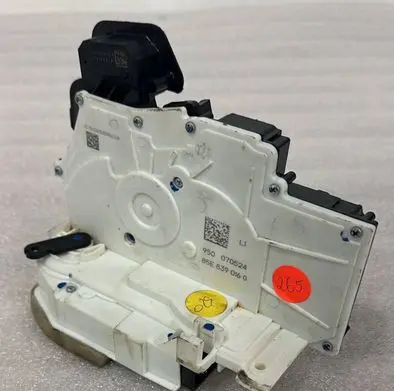 Audi A5 Front door lock 85E839016G