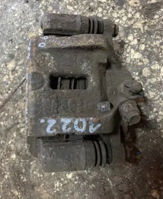 KIA Carens II Rear brake caliper
