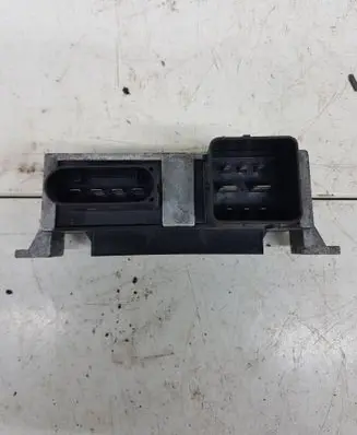 Renault Master III Glow plug pre-heat relay 8200558438A