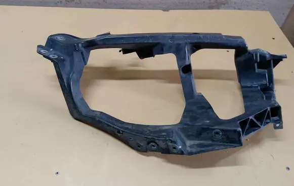 Mitsubishi Colt Headlight/headlamp mounting bracket MN105060