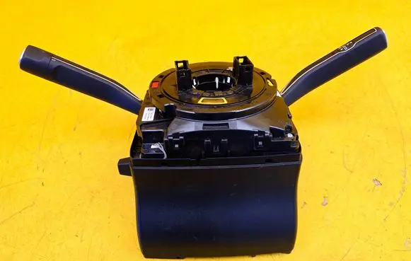 Mercedes-Benz GLE W167 Indicator stalk A1679001128