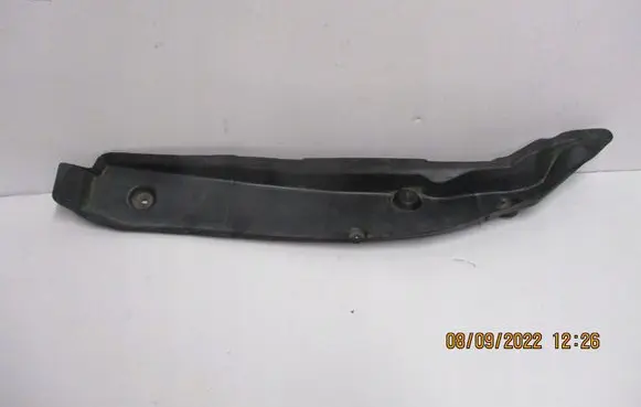 BMW 2 Active Tourer U06 Fender foam support/seal A2138890400