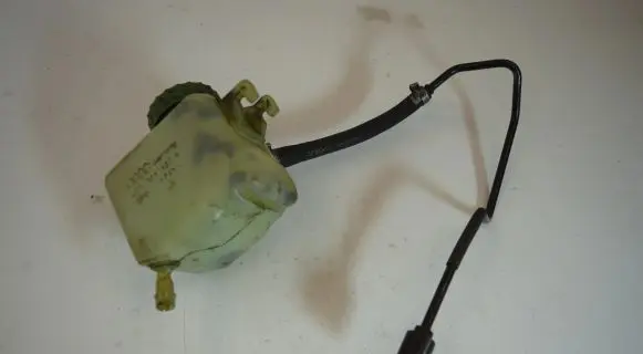 Audi A6 Allroad C5 Brake fluid reservoir 4Z7323423A