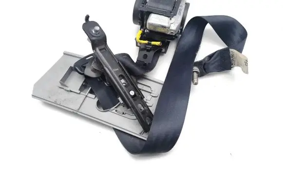 Mitsubishi ASX Front seatbelt 6176496