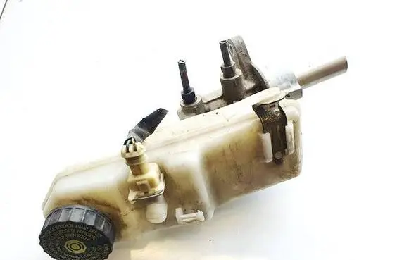 Toyota Avensis T270 Master brake cylinder 024y24692
