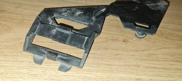 Volvo V50 Headlight/headlamp mounting bracket 30678261