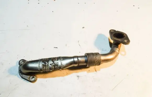 Volkswagen PASSAT B6 Engine coolant pipe/hose 03G131521AH