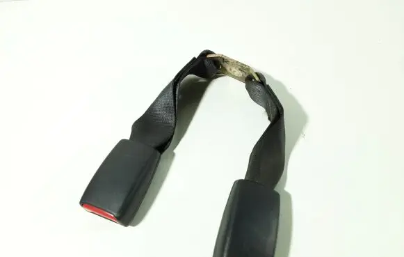 Toyota Corolla E120 E130 Middle seatbelt buckle (rear) 310702 73205