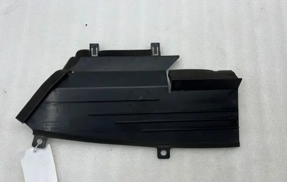 Nissan Leaf II (ZE1) Intercooler air guide/duct channel 921825SH0A