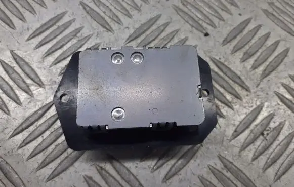 Suzuki Swift I Heater blower motor/fan resistor