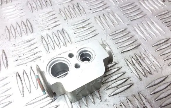 Volkswagen Transporter - Caravelle T5 Air conditioning (A/C) expansion valve 7H0820712B