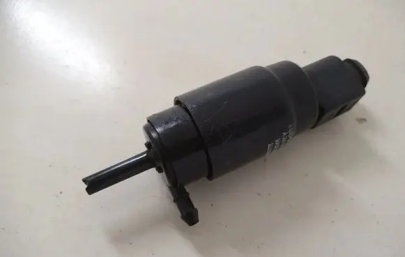 Mercedes-Benz Vito Viano W639 Windshield washer spray nozzle A0008605826