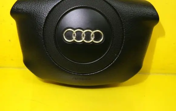Audi A4 S4 B5 8D Steering wheel airbag 4B0880201Q