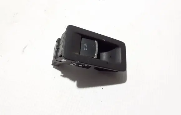 Volkswagen Touareg II Tailgate opening switch 7P6959551