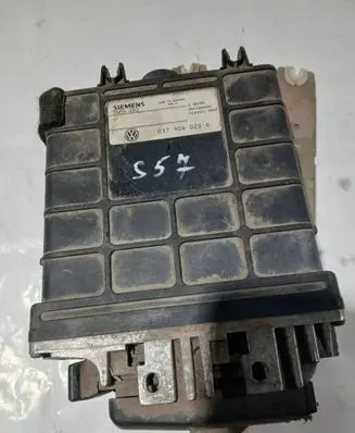Volkswagen PASSAT B4 Engine control unit/module 037906025G