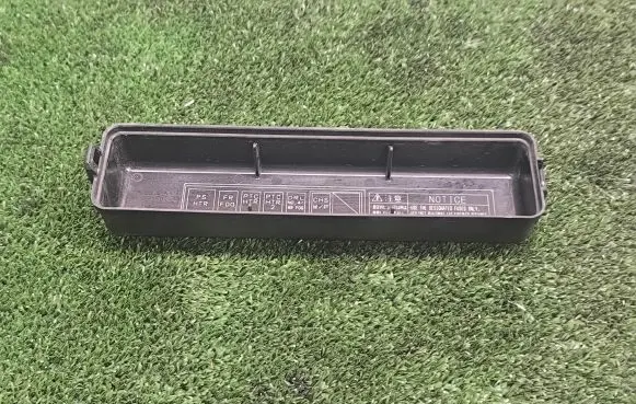 Toyota Prius (XW20) Fuse box cover 8615XA1 8615
